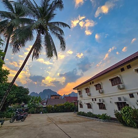 Saphaothong Guesthouse Vang Vieng Luaran gambar