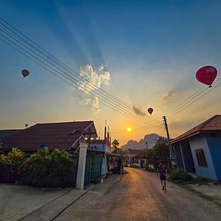 Saphaothong Guesthouse Vang Vieng Luaran gambar