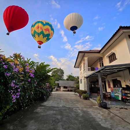 Saphaothong Guesthouse Vang Vieng Luaran gambar