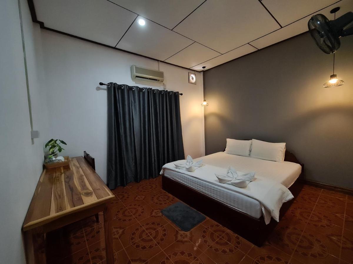 Saphaothong Guesthouse Vang Vieng Luaran gambar