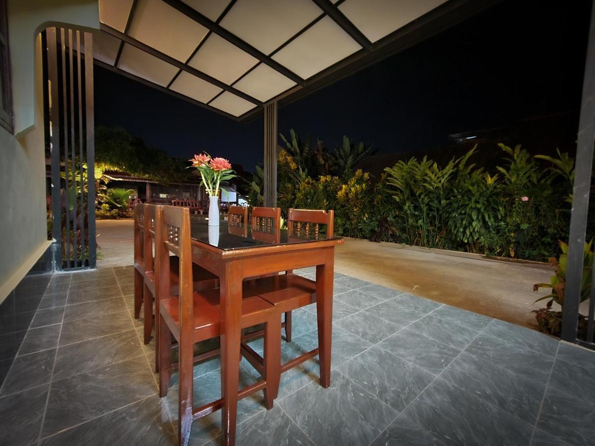 Saphaothong Guesthouse Vang Vieng Luaran gambar