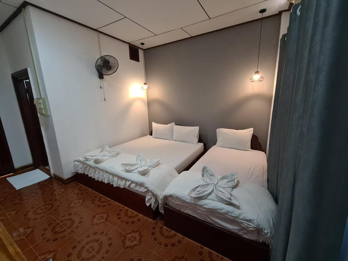 Saphaothong Guesthouse Vang Vieng Luaran gambar