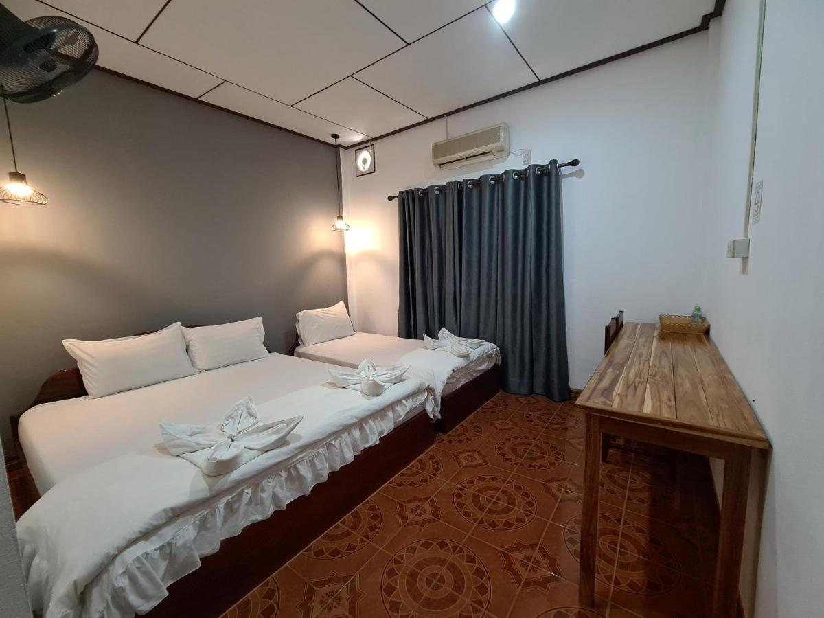 Saphaothong Guesthouse Vang Vieng Luaran gambar