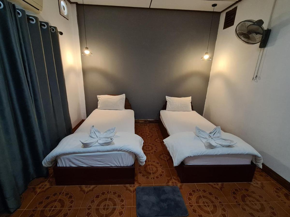 Saphaothong Guesthouse Vang Vieng Luaran gambar
