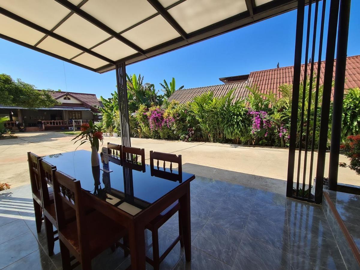 Saphaothong Guesthouse Vang Vieng Luaran gambar