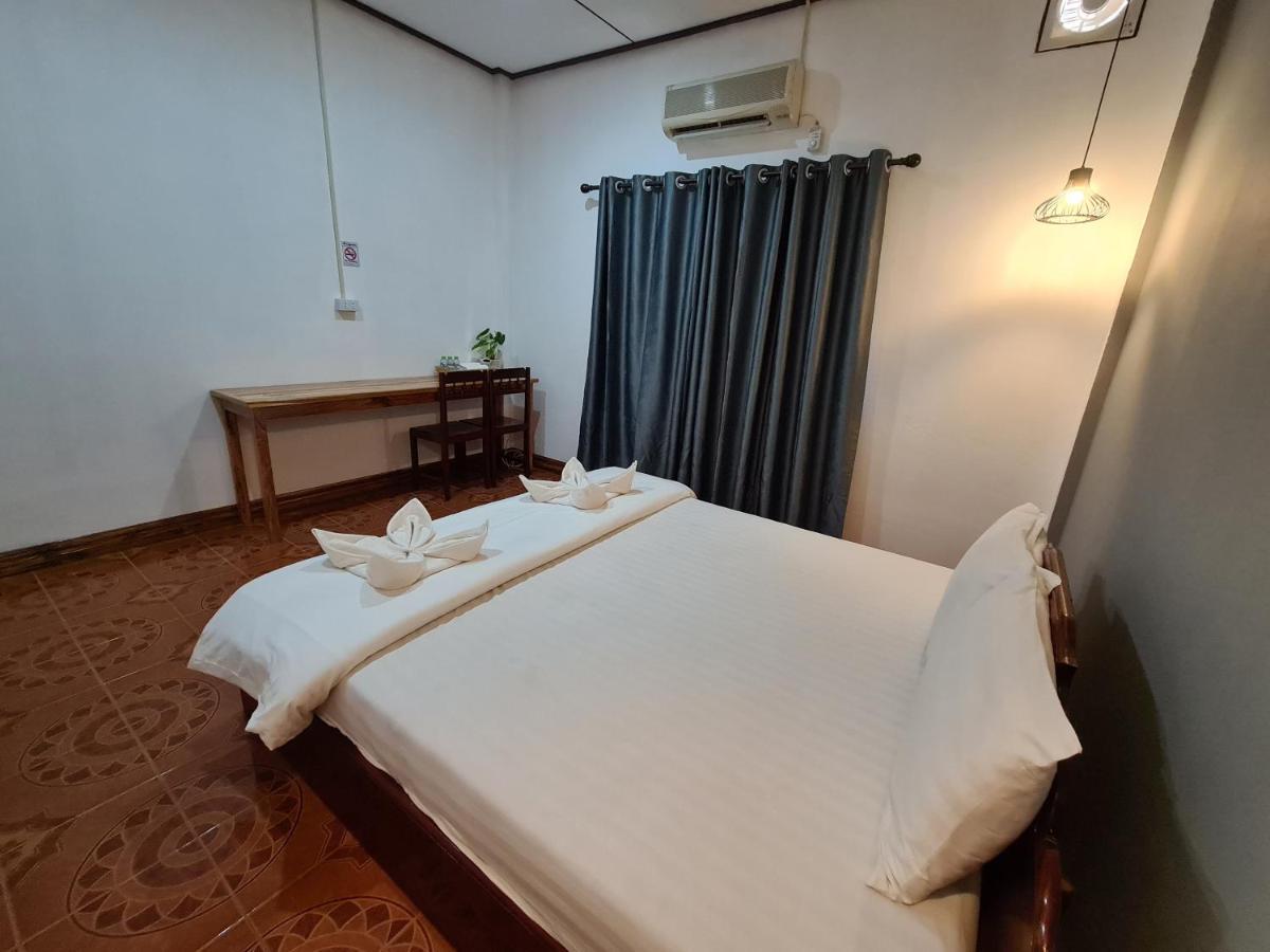 Saphaothong Guesthouse Vang Vieng Luaran gambar