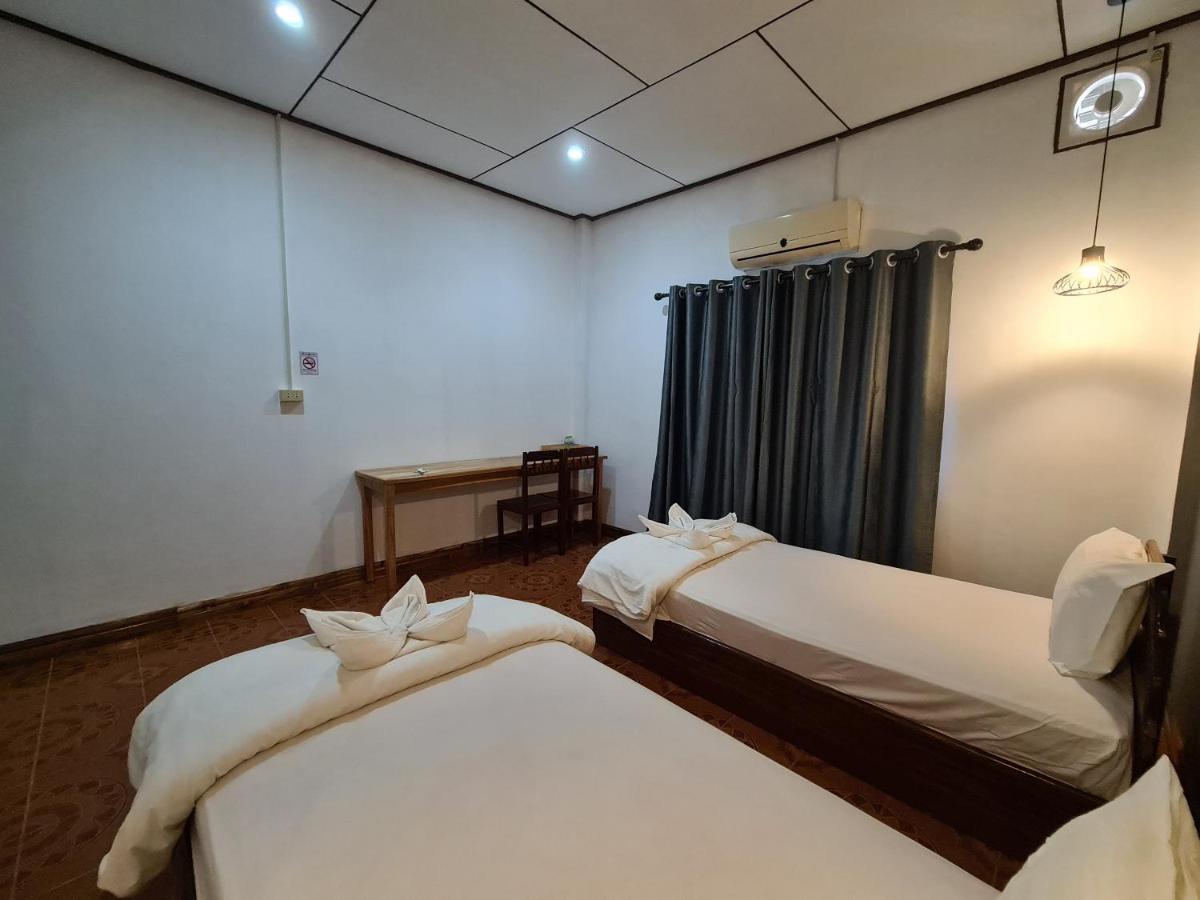 Saphaothong Guesthouse Vang Vieng Luaran gambar