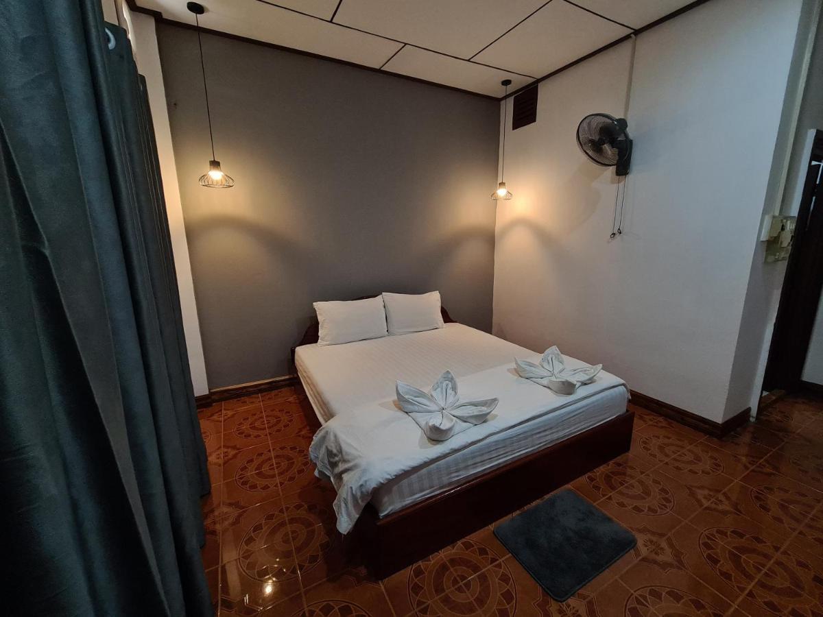 Saphaothong Guesthouse Vang Vieng Luaran gambar
