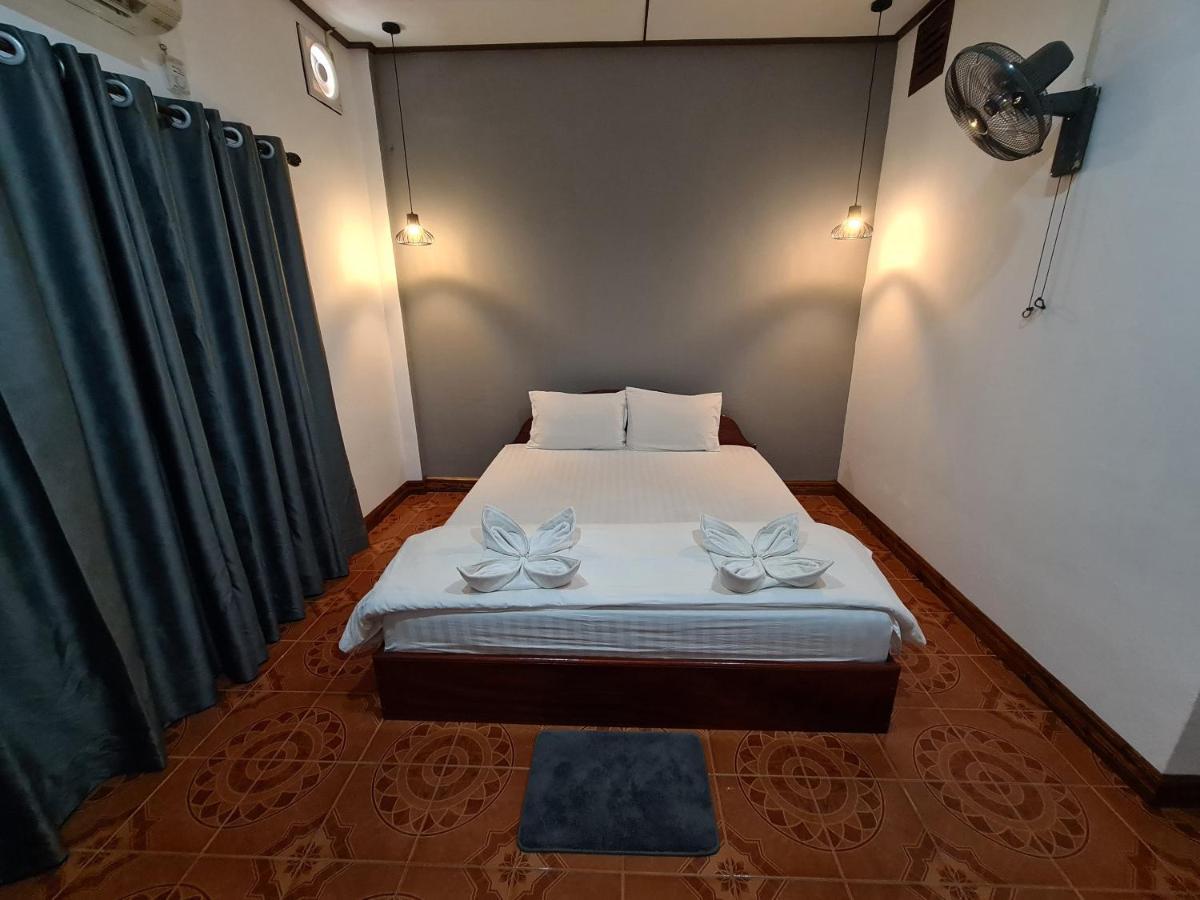Saphaothong Guesthouse Vang Vieng Luaran gambar
