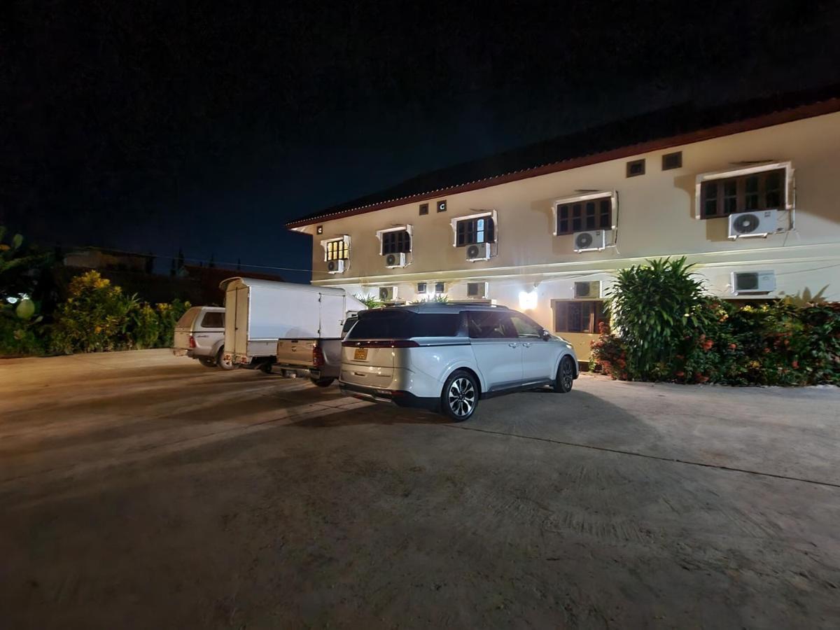Saphaothong Guesthouse Vang Vieng Luaran gambar
