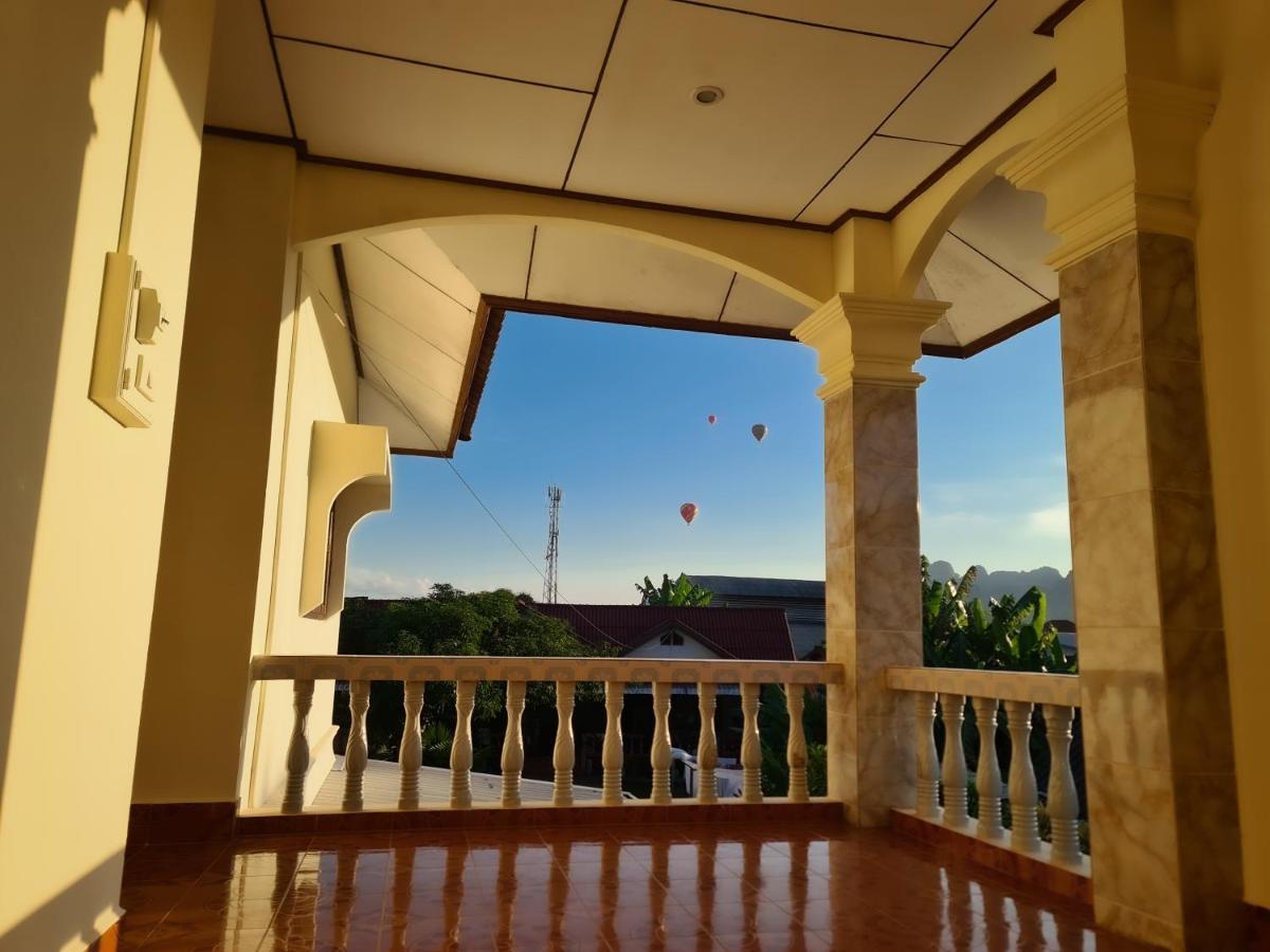 Saphaothong Guesthouse Vang Vieng Luaran gambar