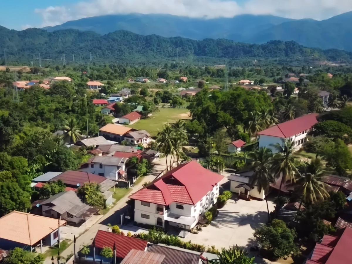 Saphaothong Guesthouse Vang Vieng Luaran gambar