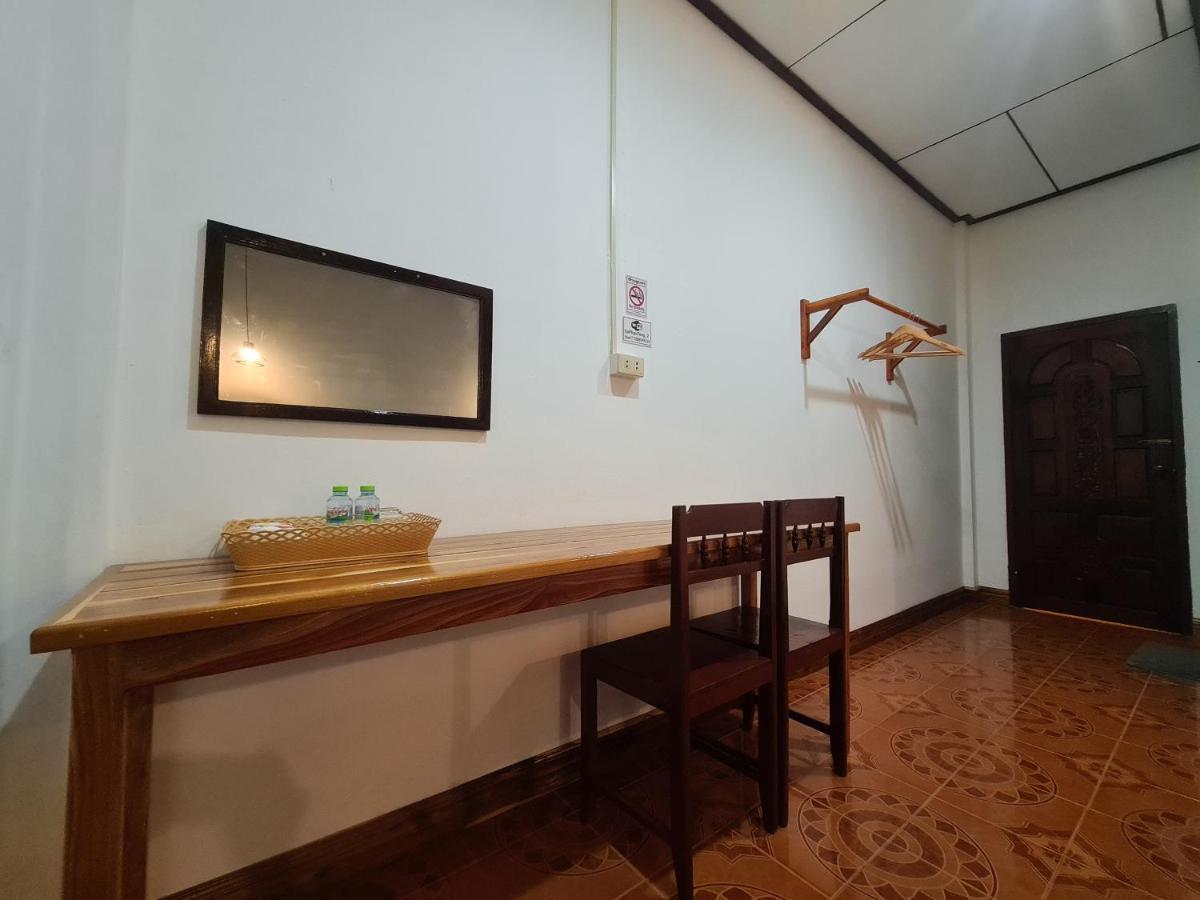 Saphaothong Guesthouse Vang Vieng Luaran gambar