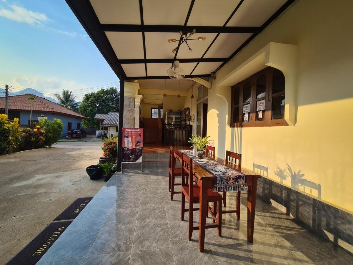Saphaothong Guesthouse Vang Vieng Luaran gambar