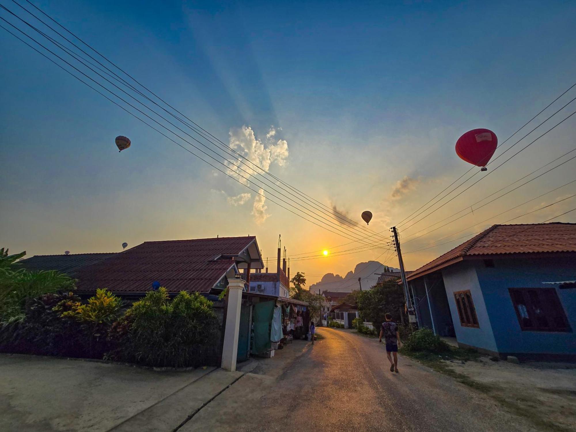 Saphaothong Guesthouse Vang Vieng Luaran gambar
