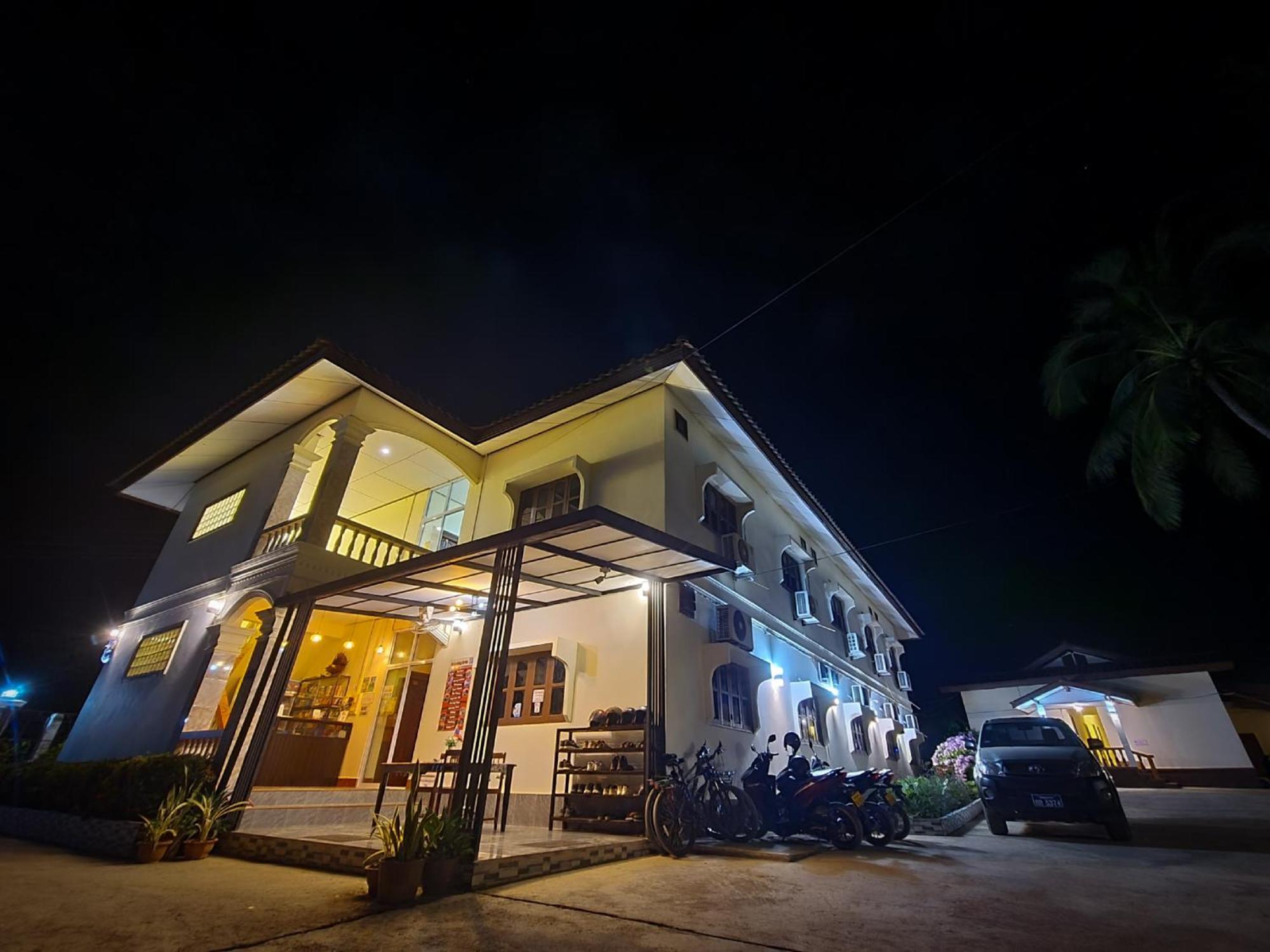 Saphaothong Guesthouse Vang Vieng Luaran gambar