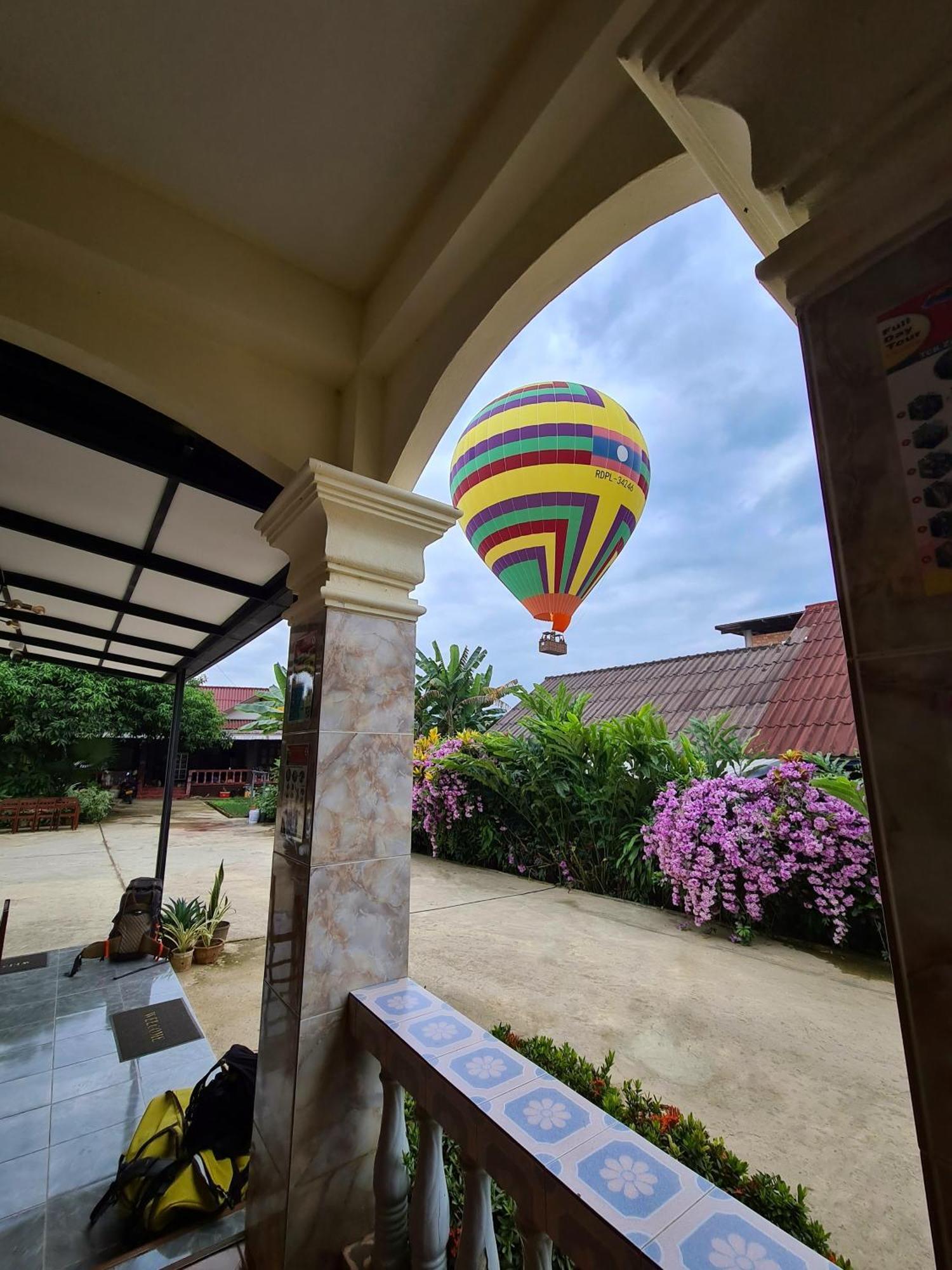 Saphaothong Guesthouse Vang Vieng Luaran gambar