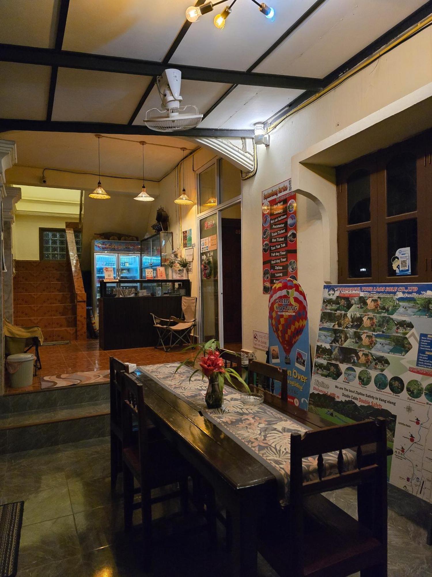 Saphaothong Guesthouse Vang Vieng Luaran gambar